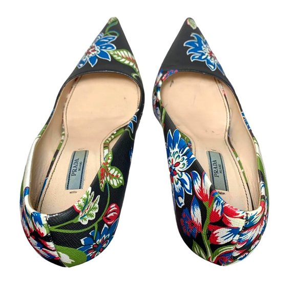 ^SOLD* PRADA Authentic Dark Floral Print Saffiano Leather Pumps - Picture 5 of 7